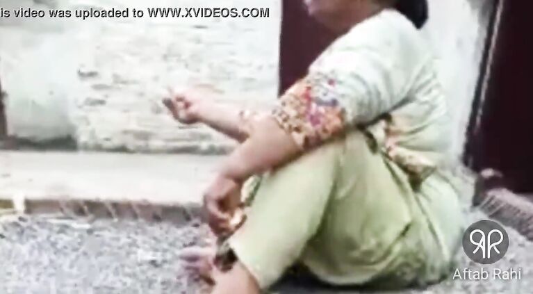 Indian Cute Pakistani Aunty Weed Smoking