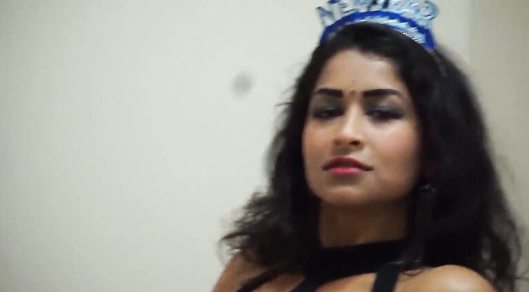 INDIAN BHABI IN LONG GHETTO DRESS WITH SLIT