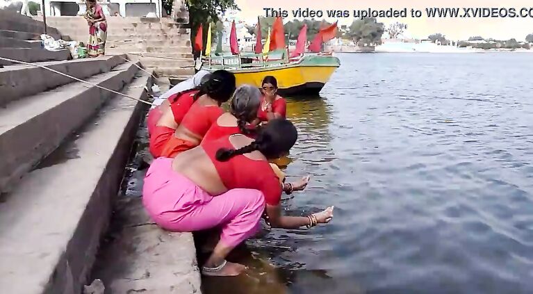 Tamil old aunties bathing gonga openly. HUGE BUTT & BOOBS!!!