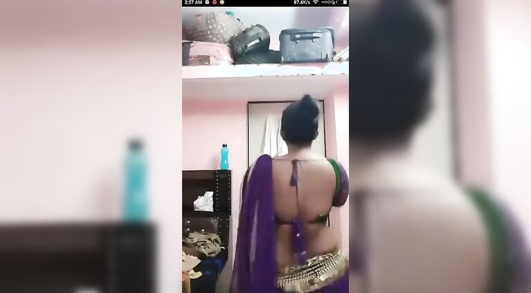 Topheavy pooja bhabhi seductive dance