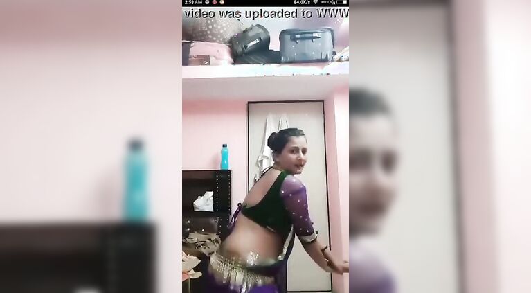 Topheavy pooja bhabhi seductive dance