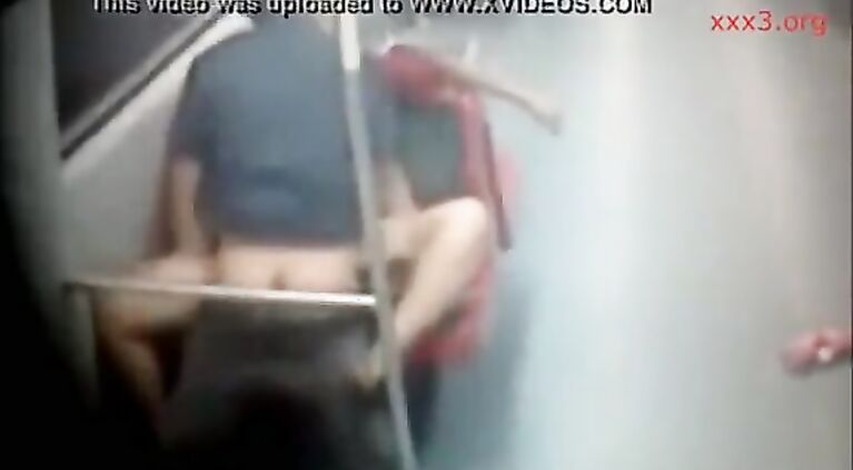 Girl Fucked in Delhi Metro leaked Hidden cam