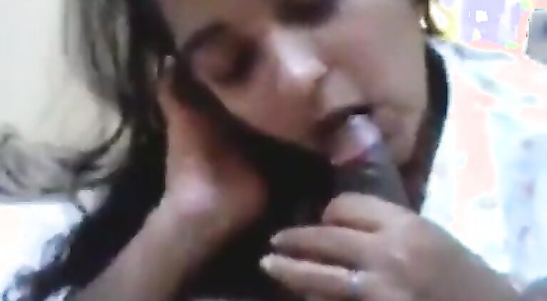 Indian girl sucking boyfriend dick