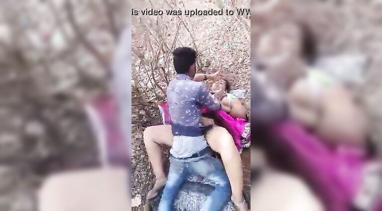 Desi school couple enjoy sex