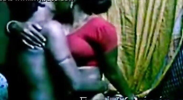 horney Desi Maid - FreshMusic.in