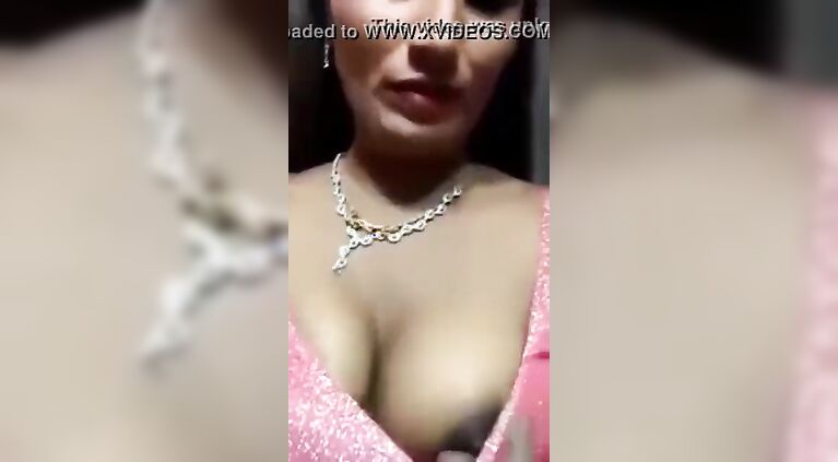 tamil randi chucchio ko dikhatay huay
