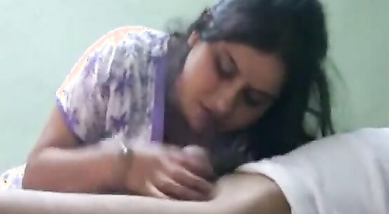 ভাবি আমার ধন চোষতেছে অনেক মজা করে