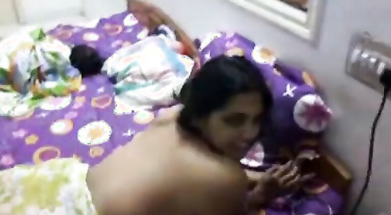 Tamil Indian South Auntie with out blouse-more at 666camgirls.com
