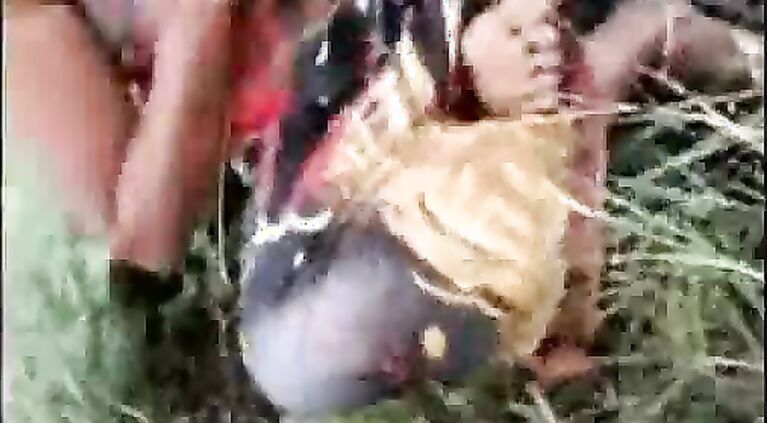 CLIP-20140608-PV0001-Vijayawada (IAP) Telugu 43 yrs old married cute, cute and hot wife aunty Mythili showing her boobs and vagina at forest sex porn clip