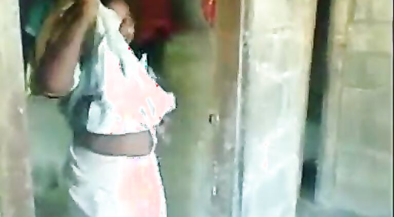 Horny Desi woman caught with lover