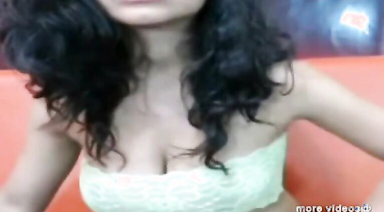 Indian Tamil girl Amrutha Private Webcam expose her huge boobs on live webcam chating