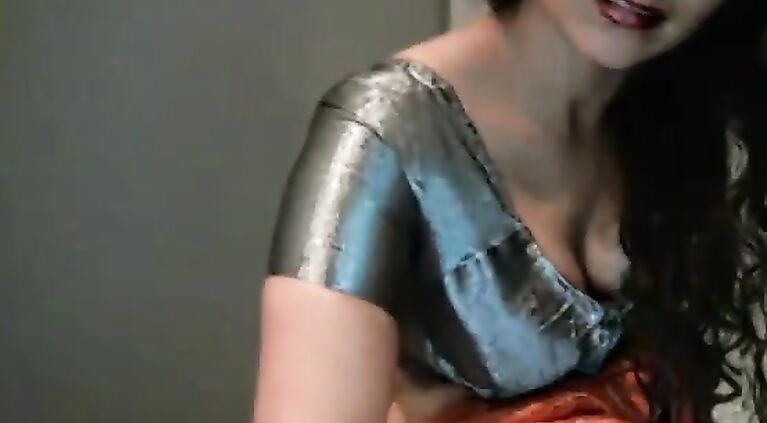 Alone tamil aunty - having teasing fun on cam - Maya