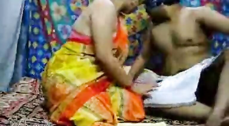 watch till the end. My desi aunt has the biggest butt and shows ait whikle sucking my dick