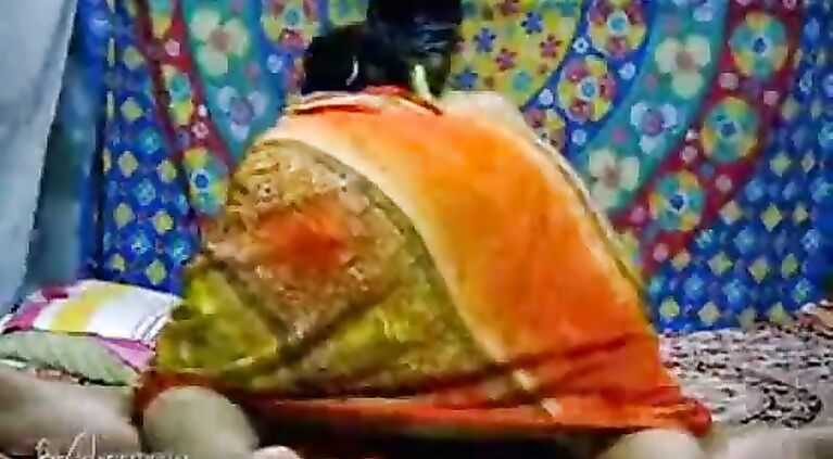 watch till the end. My desi aunt has the biggest butt and shows ait whikle sucking my dick