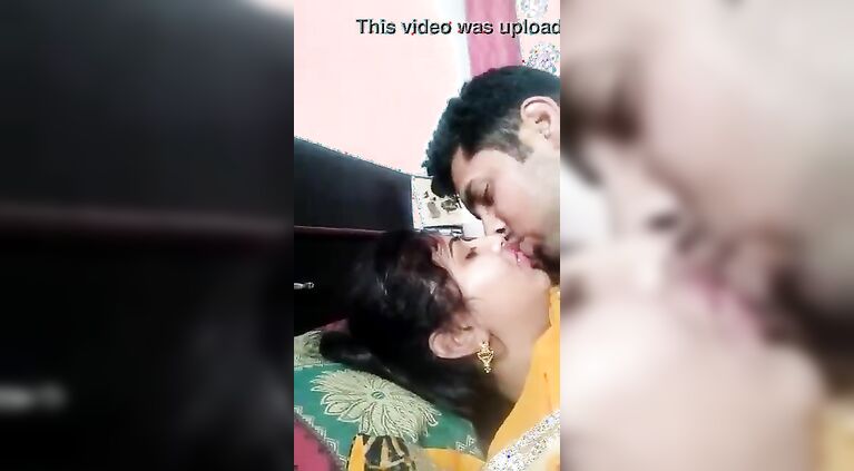 TAMIL GIRL BOOK HER http://1ink.cc/wnpPB