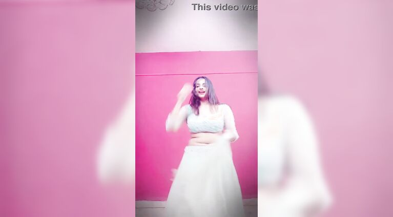 Bollywood Actress Leena Kapoor Deep Navel