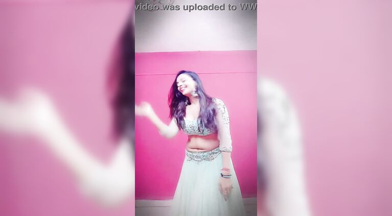 Bollywood Actress Leena Kapoor Deep Navel