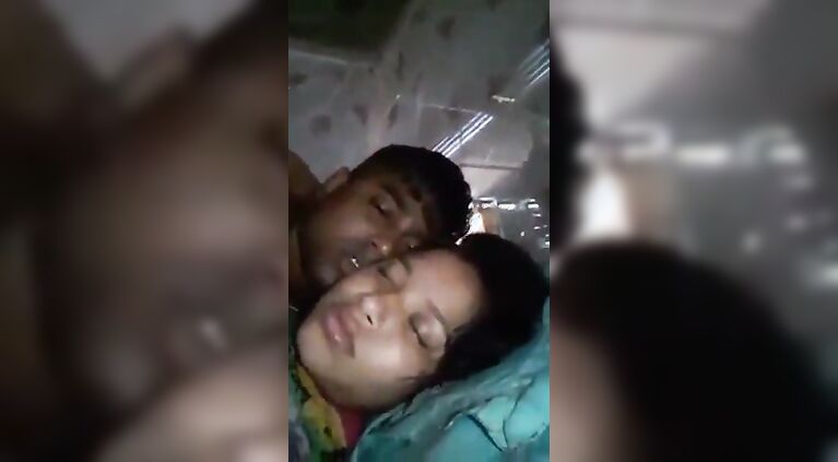Nymphos Desi girl having sex with neighbour guy