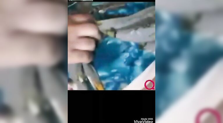 indian aunty showing her boobs