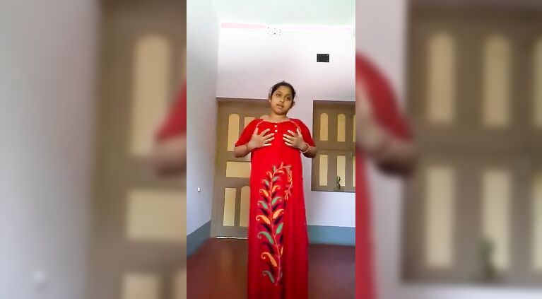Indian young showing boobs n shaved cunt