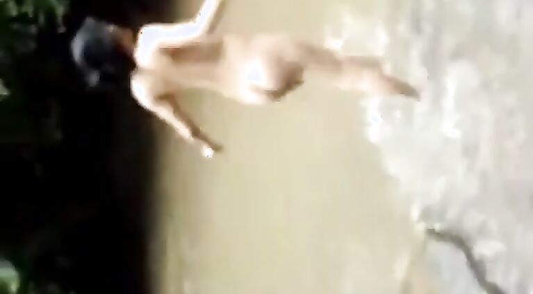 indian girl fully nude bath outdoor