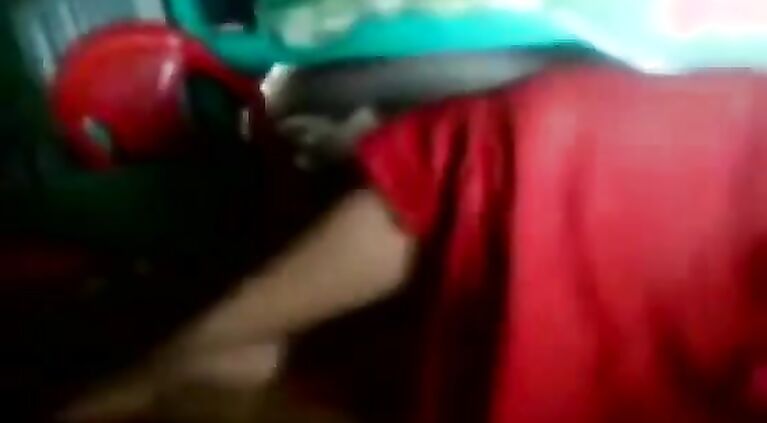 MOVIE-20100718-PV0001-Mumbai Dharavi (IM) Desi 36 yrs old married milf aunty Mrs. Malathi sex porn movie # Pure, fresh, taste & healthy breastmilk, this guy drinking and enjoying it..!