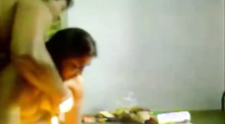Dharmapuri financier Sivaraj Muniyappan fucking cute milf aunty at Kuppankottaai farm house super hit and blockbuster viral porn vid - idn # 2014, July 10th.