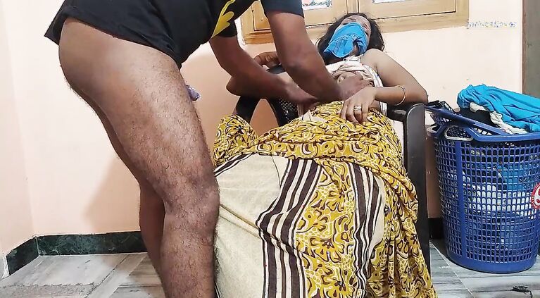 हरामी बॉस सेक्स के लिए कुछ भी करेगा
