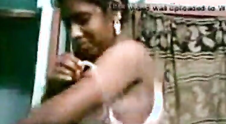 making my aunty nude topless