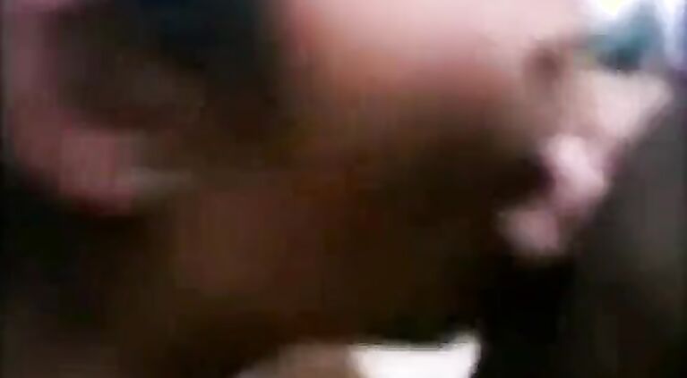 boobs of teenage Indian callgirl getting exposed and felt - XNXX.COM