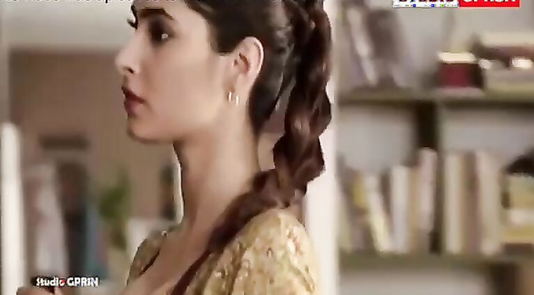 Ragini mms Beautiful Scene Showing Boobs Karishma Sharma Part 3