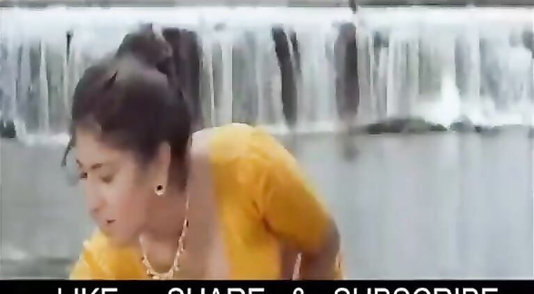 Sangavi beautiful boob Showing scenes