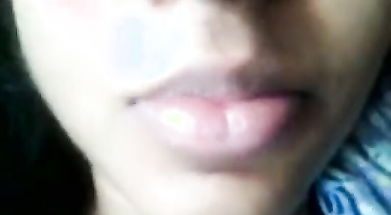 Tamil Beautiful Mallu hot girl beautiful talk with lover and showing cunt - Wowmoyback