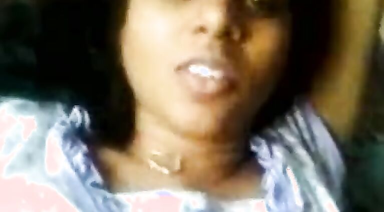 Tamil Beautiful Mallu hot girl beautiful talk with lover and showing cunt - Wowmoyback