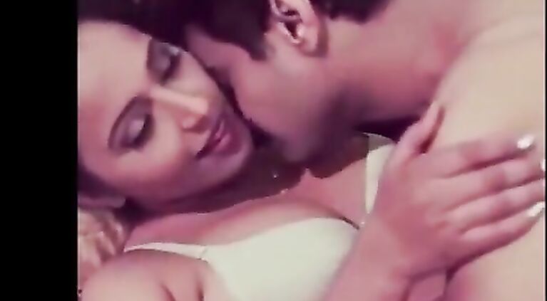 who is she? super sexy girl malasa vid semma mood