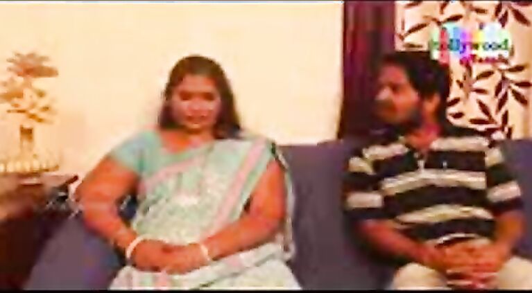 New-Beautiful-beautiful-aunty-wants-romance-with-teenage-neighbour-boy-for-children(zingur.net)