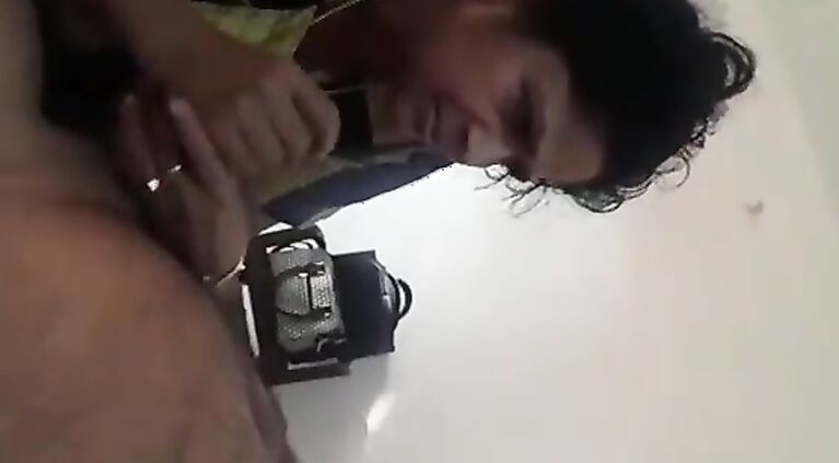 ഉപ്പും മുളകും അമ്മായി കുണ്ണ ചപ്പൽ
