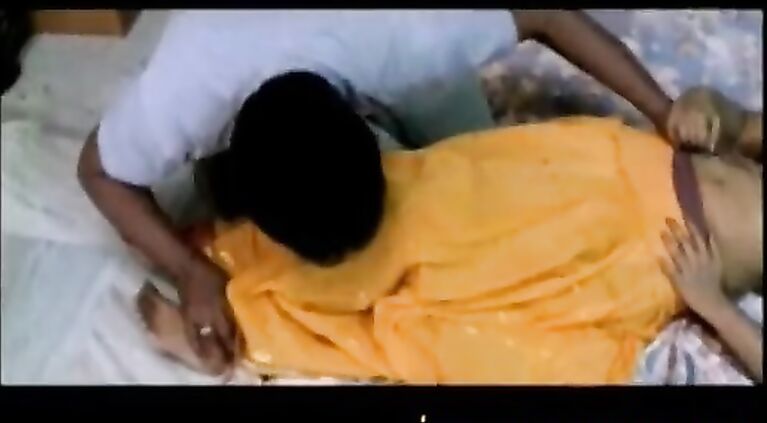 Sexy Girl Enjoyed on Bed in Bra Navel Kiss Groping