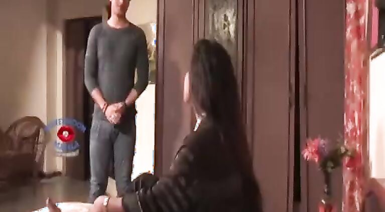 Indian Aunty Caught On Camera