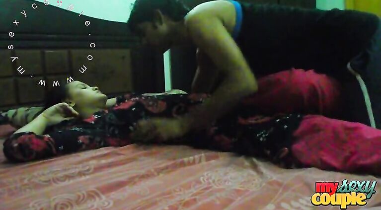 Desi Couple Sex Sonia Bhabhi Fucked Hardcore by Sunny