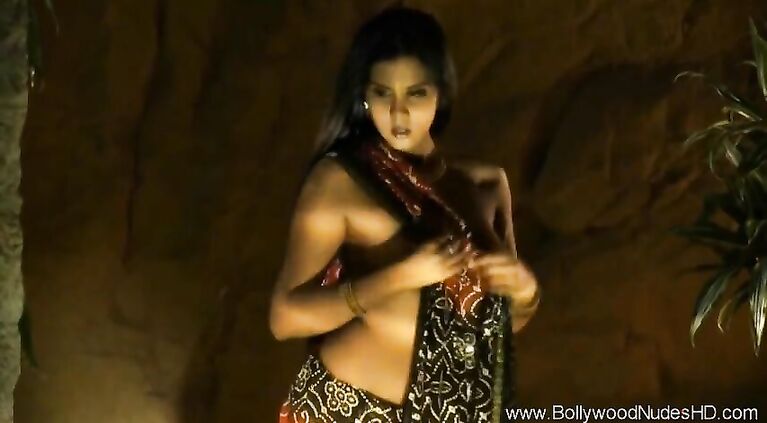 Babe From india Arouses The Senses