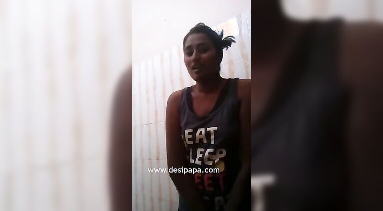 Desi Telugu Beauty Swathi Naidu Shower MMS