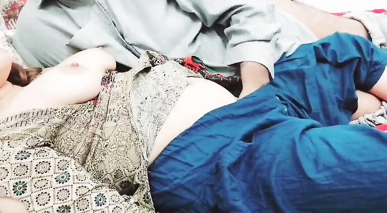 Topheavy Tamil Bhabhi Fucked By Property Dealer At Farm House With Hindi Voice