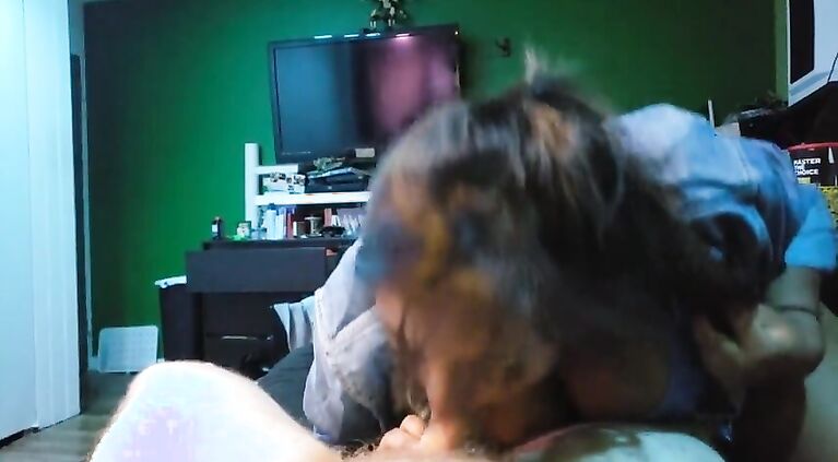 Young Giving a Sloppy Suck
