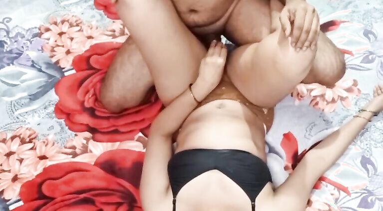 Naughty bhabhi ke pyase jawane