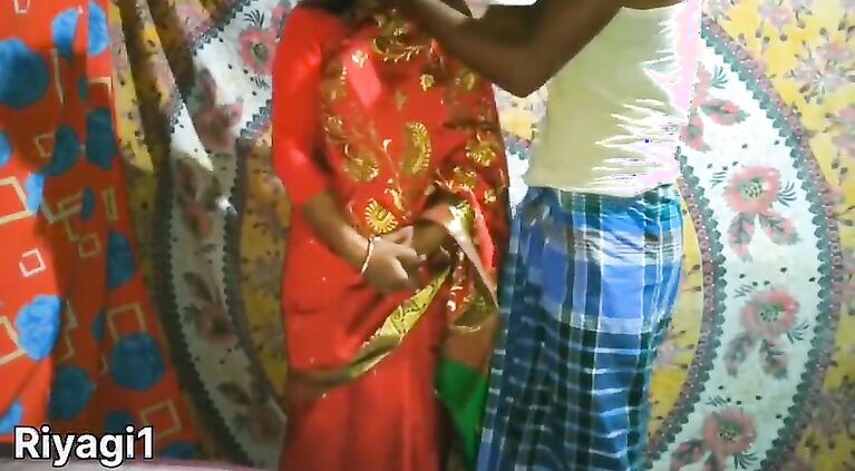 New beautiful  bhabhi with devar First time Homely sex