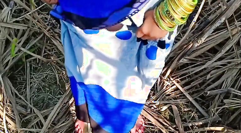 New desi indian village MMS outdoor sex Hindi audio