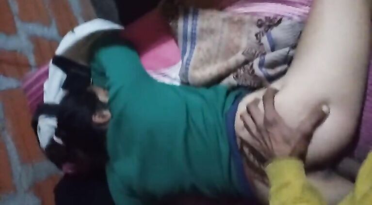 ME COGE MI VECINO