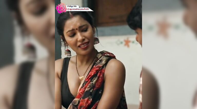 Indian Beautiful Bhabi || Desi webserise sex ||