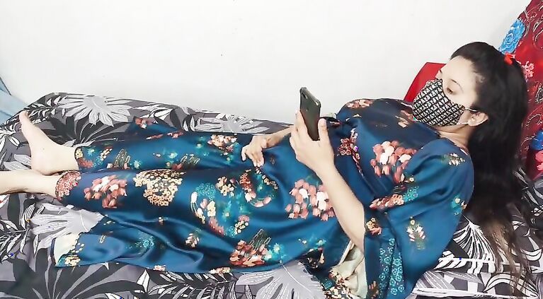 Muslim girl masturbating while watching porn vid alone